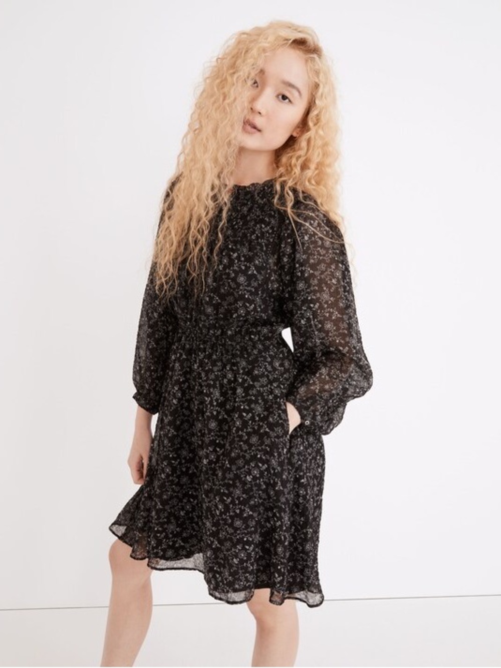 Madewell Ruffle-Neck Button-Front Mini Dress in Dotted Vines - Black